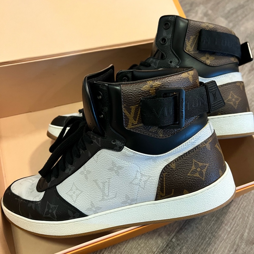 LOUIS VUITTON Rivoli Sneaker Boot